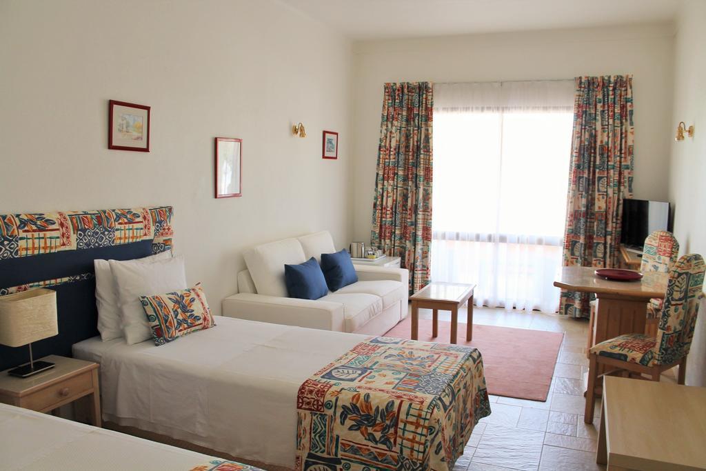 Canavial Garden (Adults Only) لاغوس الغرفة الصورة
