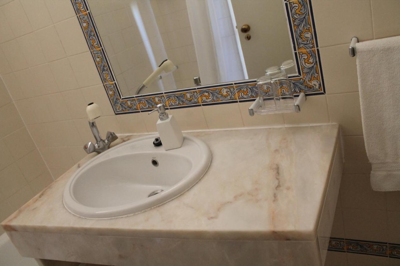 Canavial Garden (Adults Only) لاغوس الغرفة الصورة